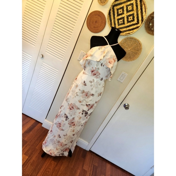 LAST ONE! White Floral Maxi Dress With A Side Split - Picture 4 of 7